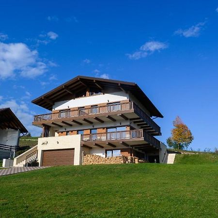 Chalet First Hill Ґурагумора Екстер'єр фото