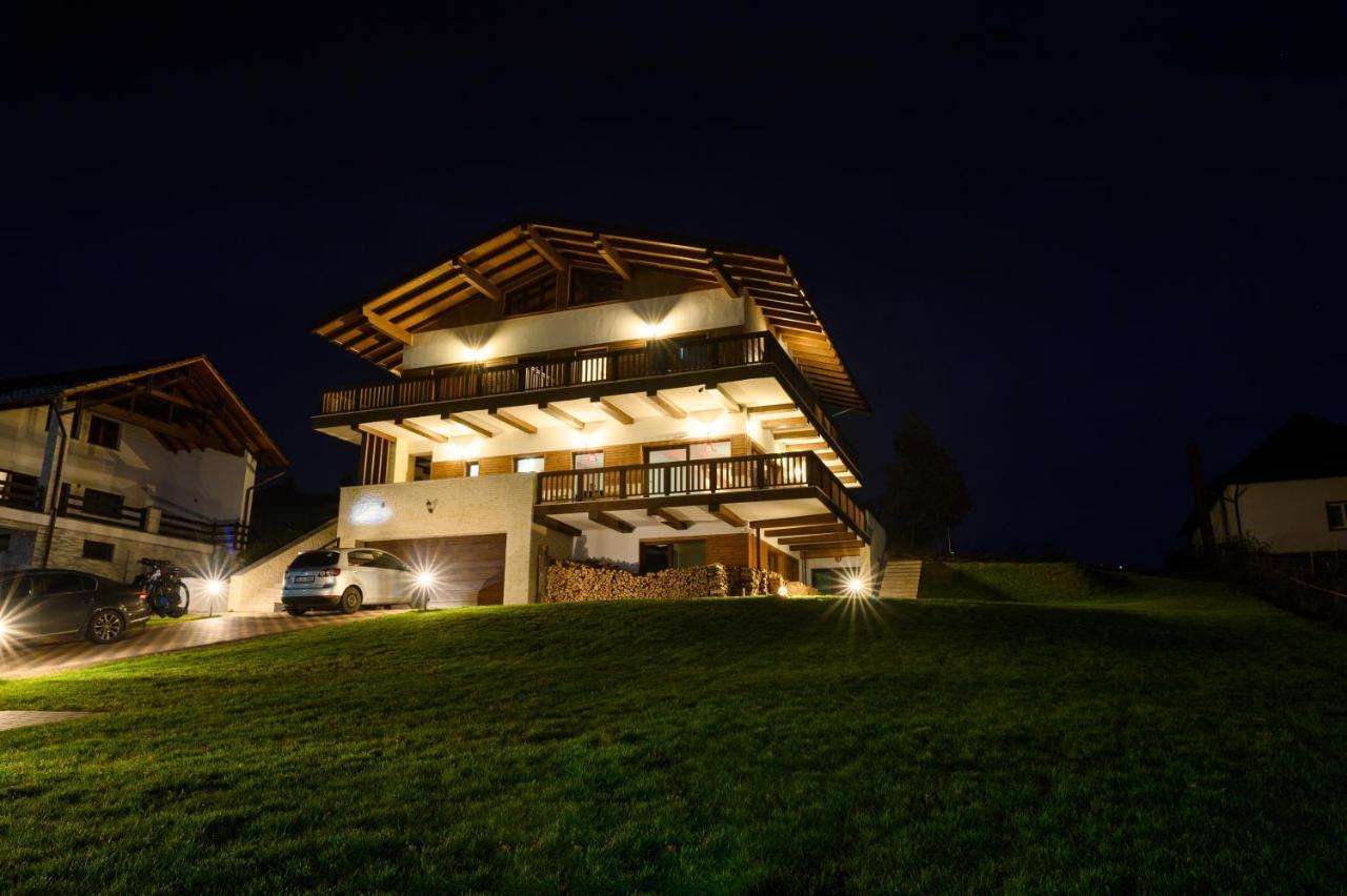 Chalet First Hill Ґурагумора Екстер'єр фото